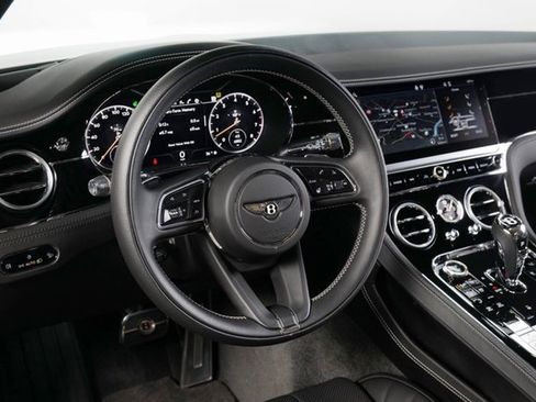 Used 2021 Bentley Continental GT V8 image 13