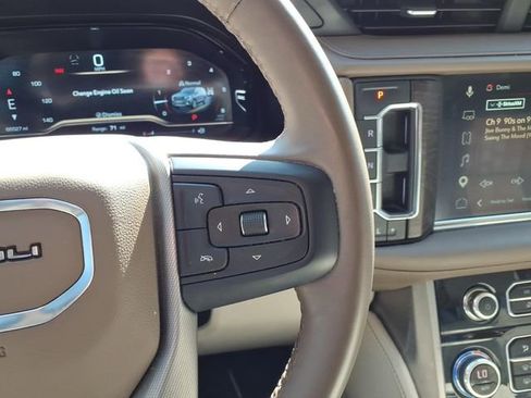 Used 2023 GMC Yukon XL Denali AWD/4WD image 25