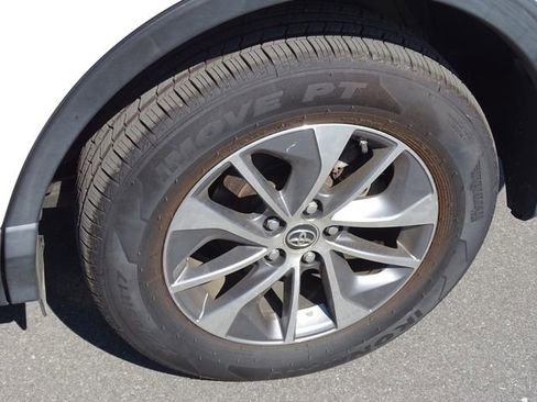 Used 2018 Toyota RAV4 LE image 16