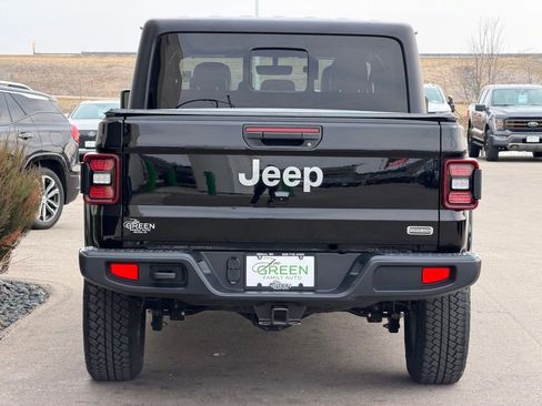 Used 2022 Jeep Gladiator Overland w/ Popular Equipment Package image 8