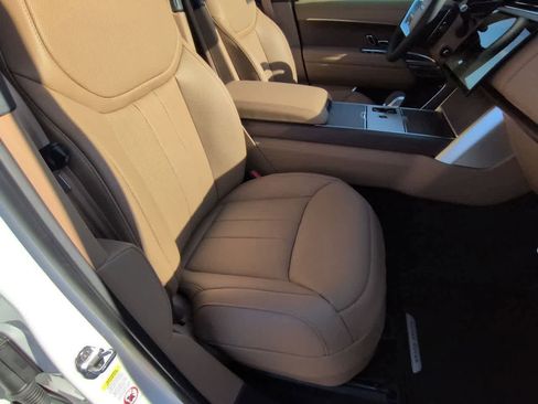 New 2026 Land Rover Range Rover Long Wheelbase SE AWD/4WD image 24