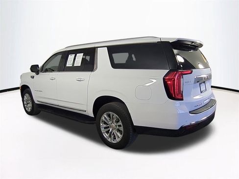 Used 2024 GMC Yukon XL SLT image 7