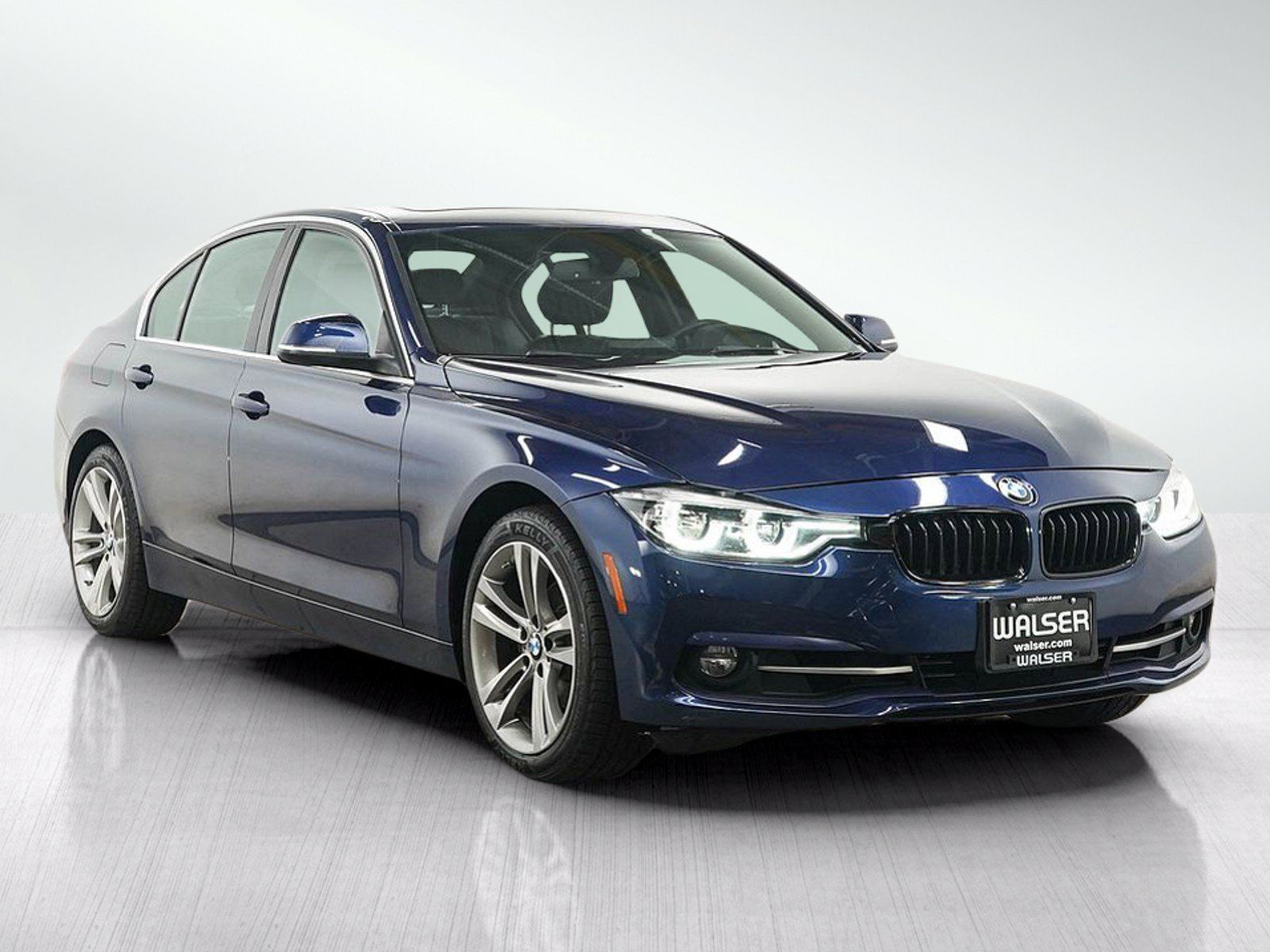 Used 2018 BMW 330i xDrive Sedan AWD/4WD image 7