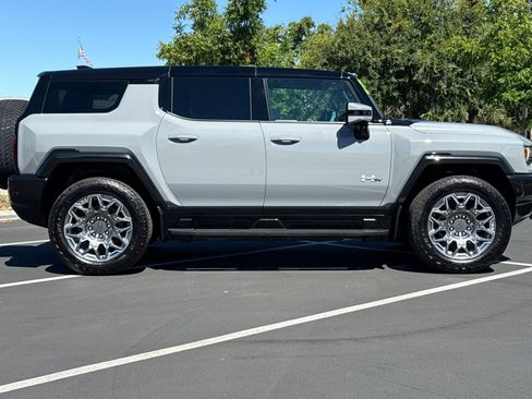 Used 2025 GMC Hummer EV 3X AWD/4WD image 10