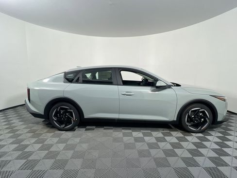 New 2025 Kia K4 EX image 2