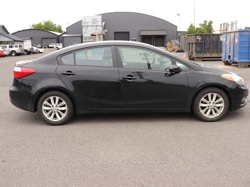 Used 2016 Kia Forte LX w/ LX Popular Plus Package FWD image 4