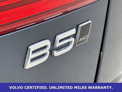 Certified 2025 Volvo XC60 B5 Core AWD/4WD image 12