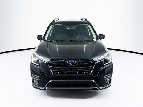 Used 2024 Subaru Forester Premium AWD/4WD image 2