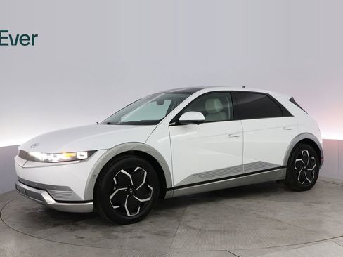 Used 2024 Hyundai Ioniq 5 Limited image 18