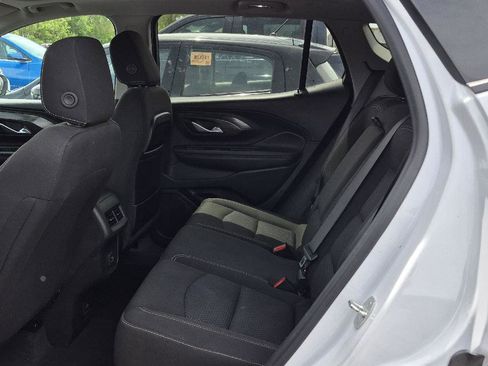 Used 2022 GMC Terrain SLE w/ Driver Convenience Package FWD image 7
