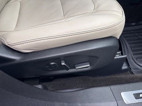 Used 2017 Ford Explorer Platinum AWD/4WD image 45