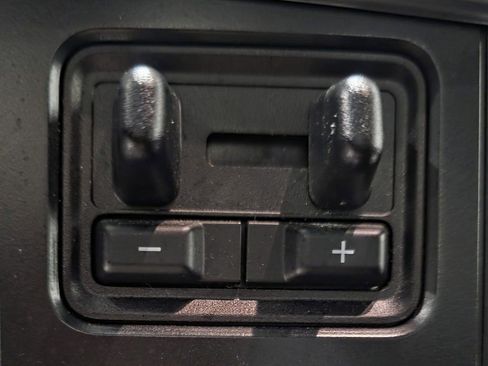 Used 2022 Ford F150 Lariat image 38