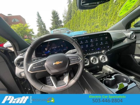 Used 2024 Chevrolet Blazer EV LT AWD/4WD image 35
