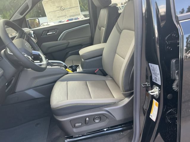 New 2026 Chevrolet Colorado ZR2 w/ Technology Package AWD/4WD image 12