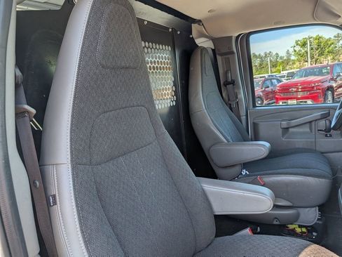 Used 2024 GMC Savana 2500 w/ Driver Convenience Package RWD image 12