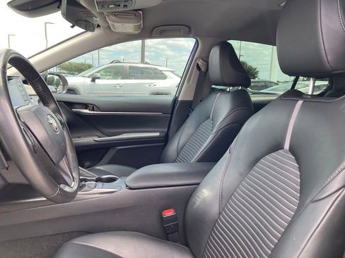 Used 2024 Toyota Camry SE FWD image 6