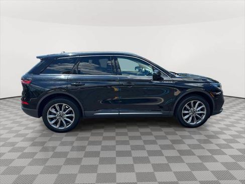 Used 2022 Lincoln Corsair AWD w/ Premium Package image 2