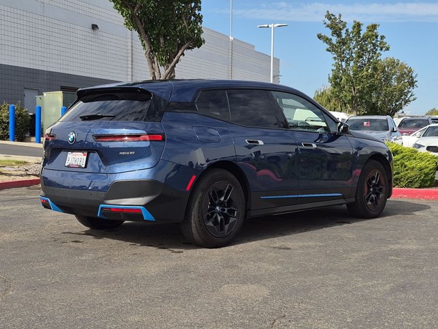 Used 2024 BMW iX xDrive50 AWD/4WD image 5
