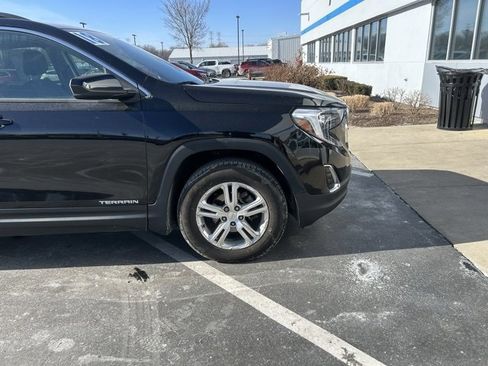 Used 2018 GMC Terrain SLE w/ Driver Convenience Package image 4