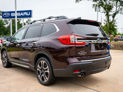Used 2023 Subaru Ascent Touring AWD/4WD image 4