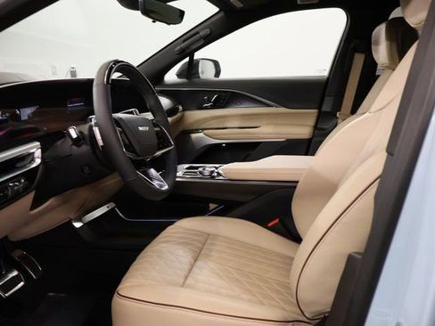 New 2026 Cadillac Lyriq V image 12