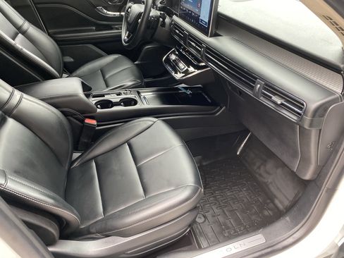 Used 2025 Lincoln Corsair AWD image 5