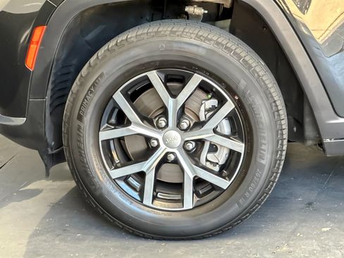 Used 2023 Jeep Grand Cherokee L Limited w/ Trailer Tow Group (B) AWD/4WD image 26