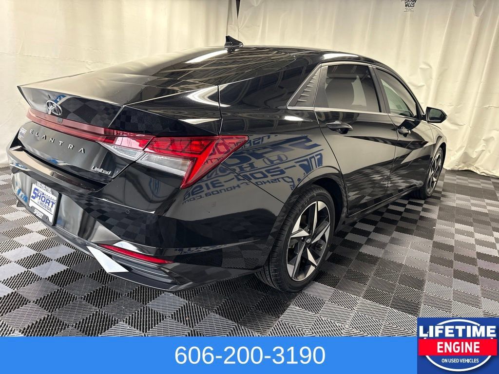 Used 2023 Hyundai Elantra Limited w/ Cargo Package FWD image 8