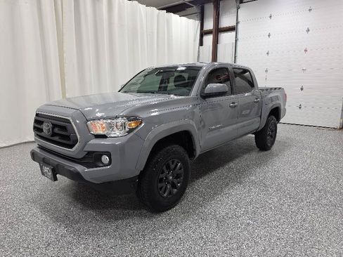 Used 2021 Toyota Tacoma SR5 RWD image 3
