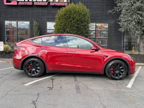 Used 2021 Tesla Model Y Long Range image 19