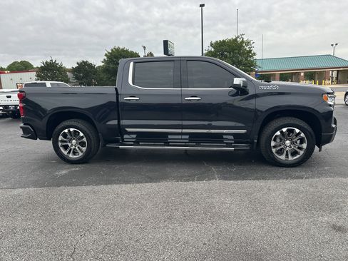 Used 2024 Chevrolet Silverado 1500 High Country w/ Technology Package AWD/4WD image 9