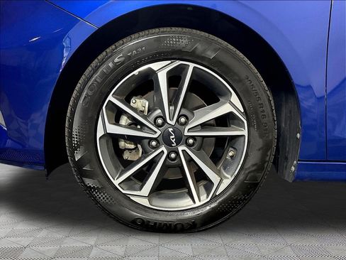 Used 2023 Kia Forte LXS w/ LXS Technology Package FWD image 32