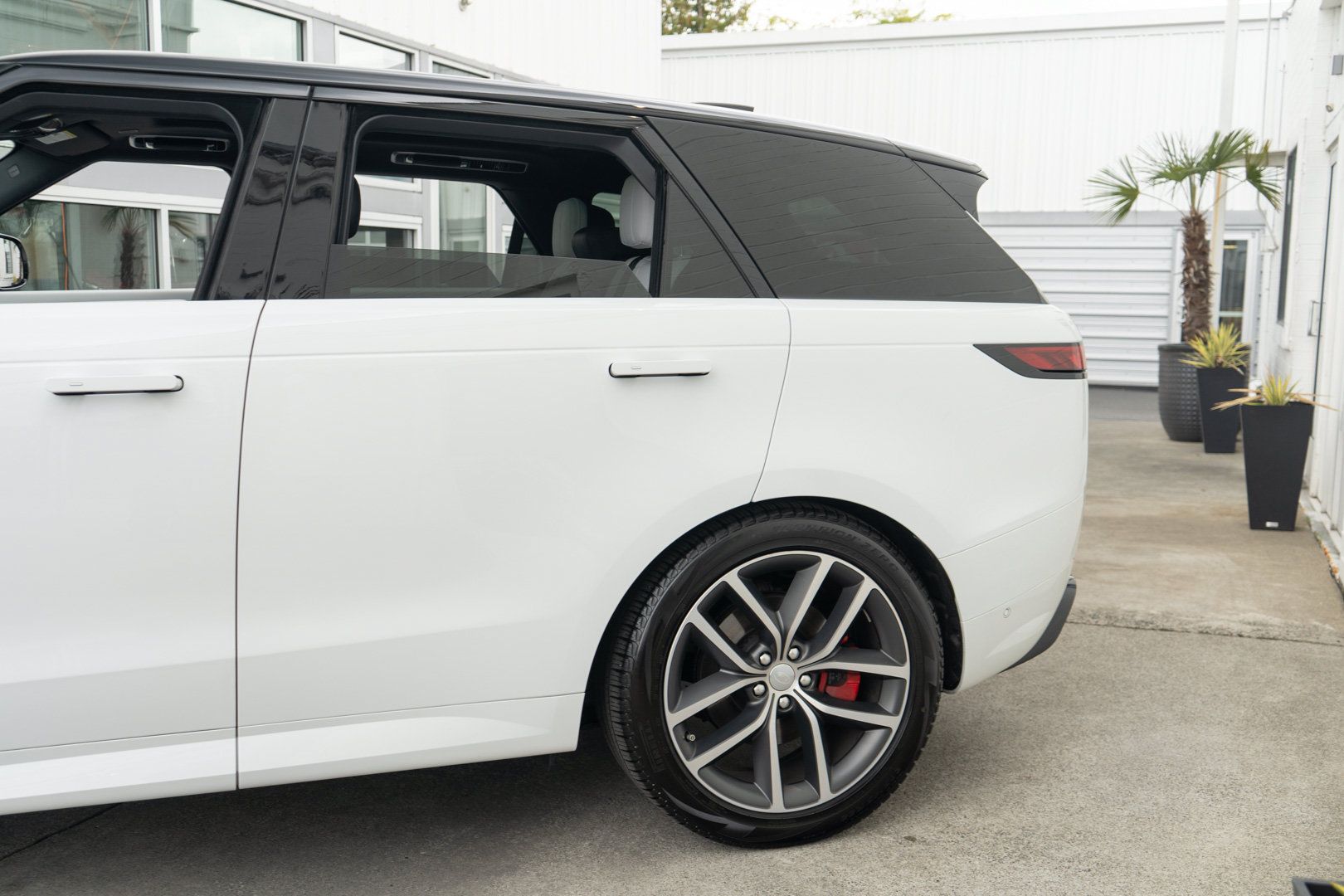 Used 2023 Land Rover Range Rover Sport SE Dynamic AWD/4WD image 5