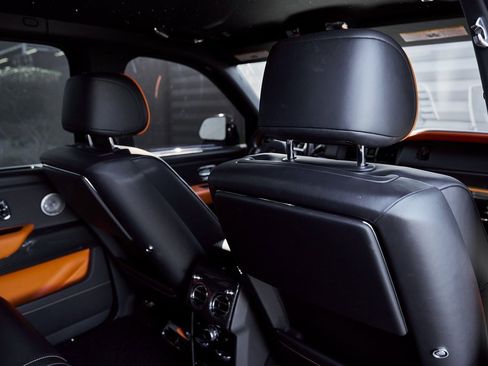 Used 2022 Rolls-Royce Cullinan Black Badge w/ Dark Exterior Package image 42