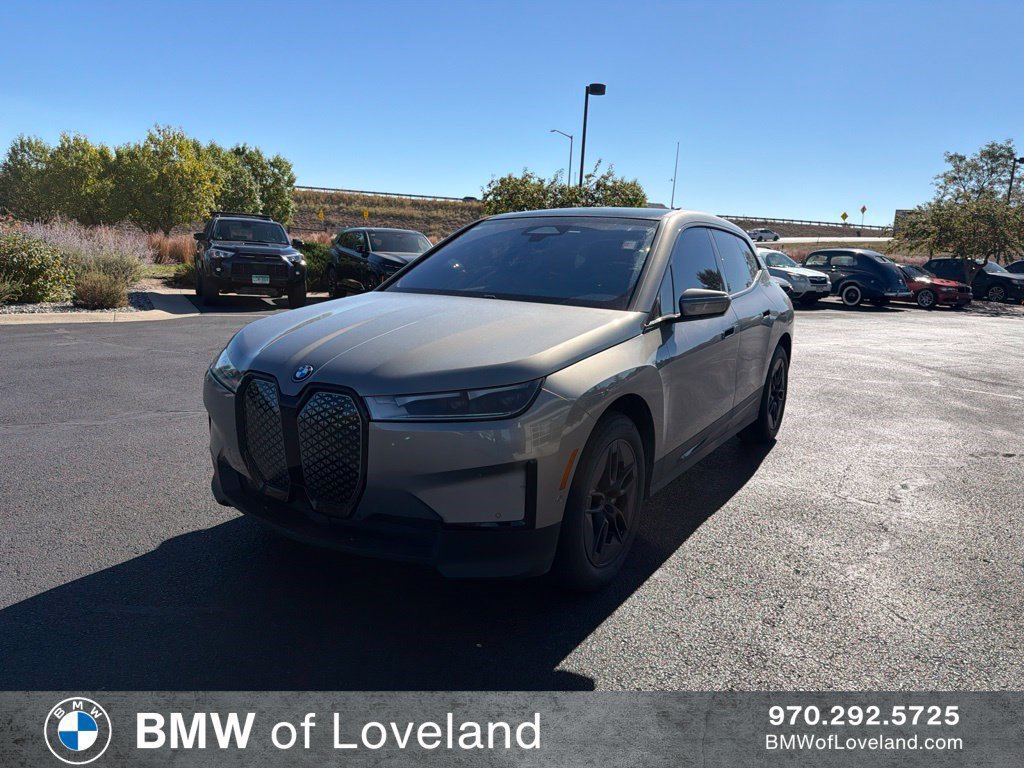 Used 2024 BMW iX xDrive50 AWD/4WD image 1