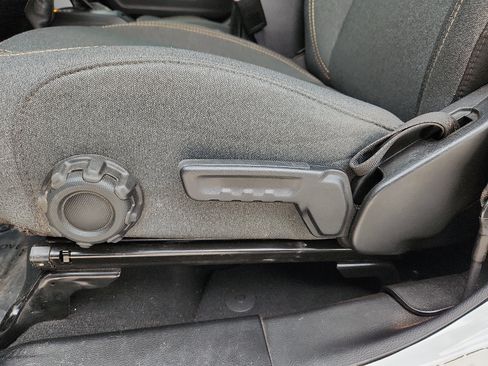 Used 2025 Jeep Gladiator Sport AWD/4WD image 12