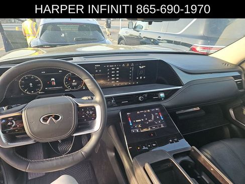 Used 2025 INFINITI QX80 Sensory image 7