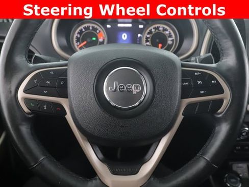 Used 2018 Jeep Cherokee Limited image 21