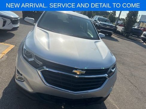 Used 2019 Chevrolet Equinox LT w/ Driver Convenience Package FWD image 5