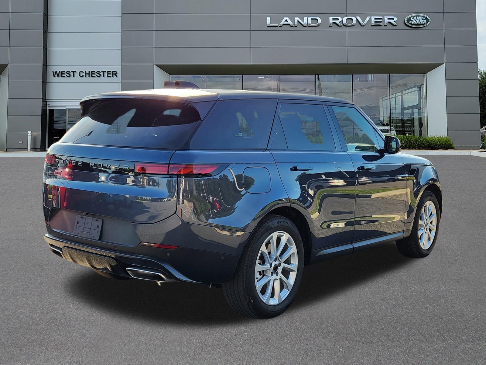 Certified 2026 Land Rover Range Rover Sport SE AWD/4WD image 4