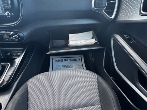 Used 2020 Kia Soul LX image 24