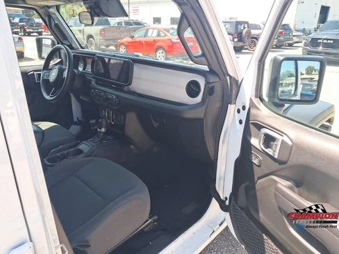 Used 2024 Jeep Wrangler Unlimited Sport AWD/4WD image 19