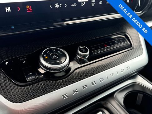 Used 2025 Ford Expedition Platinum w/ Stealth Appearance Package image 34