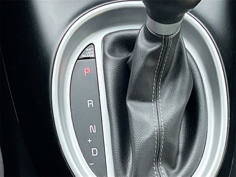 Used 2017 Kia Soul + image 16