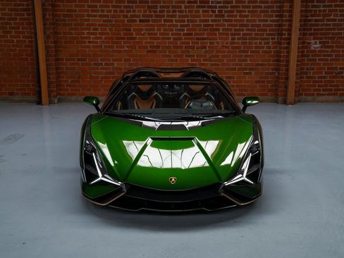 Used 2021 Lamborghini Sian Roadster AWD/4WD image 5