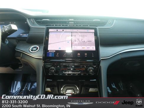 New 2025 Jeep Grand Cherokee L Limited AWD/4WD image 15