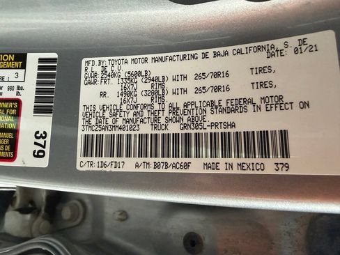 Used 2021 Toyota Tacoma TRD Off-Road w/ Technology Package AWD/4WD image 43