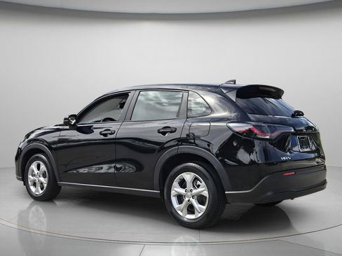 Certified 2023 Honda HR-V LX image 7