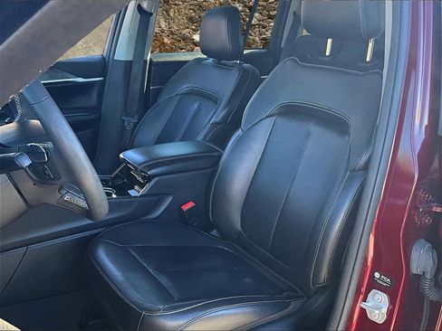 Used 2023 Jeep Grand Cherokee Limited image 22