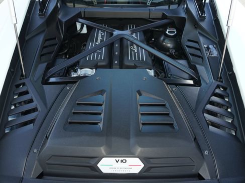 Used 2020 Lamborghini Huracan EVO AWD/4WD image 23